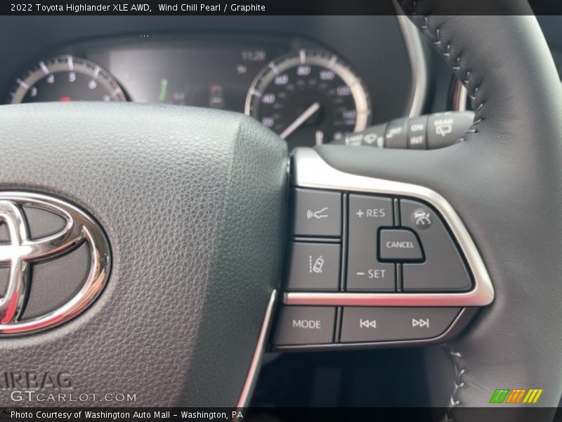 Wind Chill Pearl / Graphite 2022 Toyota Highlander XLE AWD