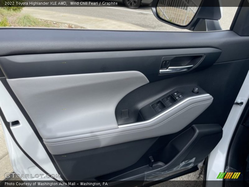 Wind Chill Pearl / Graphite 2022 Toyota Highlander XLE AWD