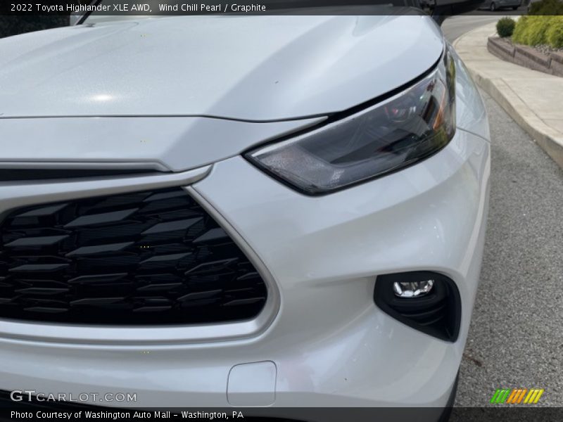 Wind Chill Pearl / Graphite 2022 Toyota Highlander XLE AWD