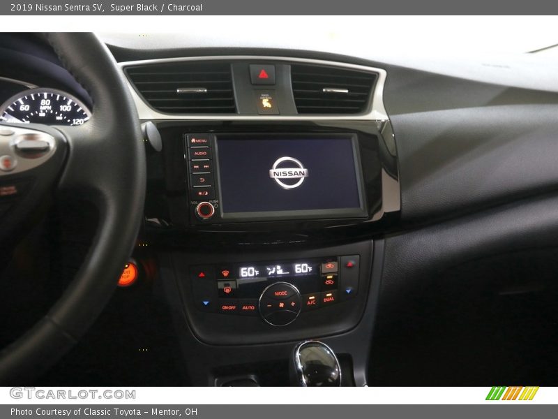 Super Black / Charcoal 2019 Nissan Sentra SV