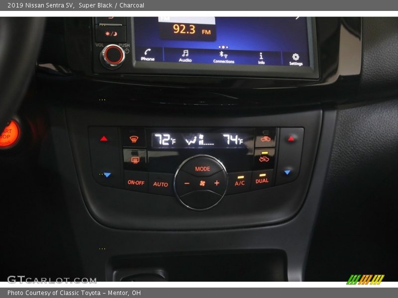 Super Black / Charcoal 2019 Nissan Sentra SV