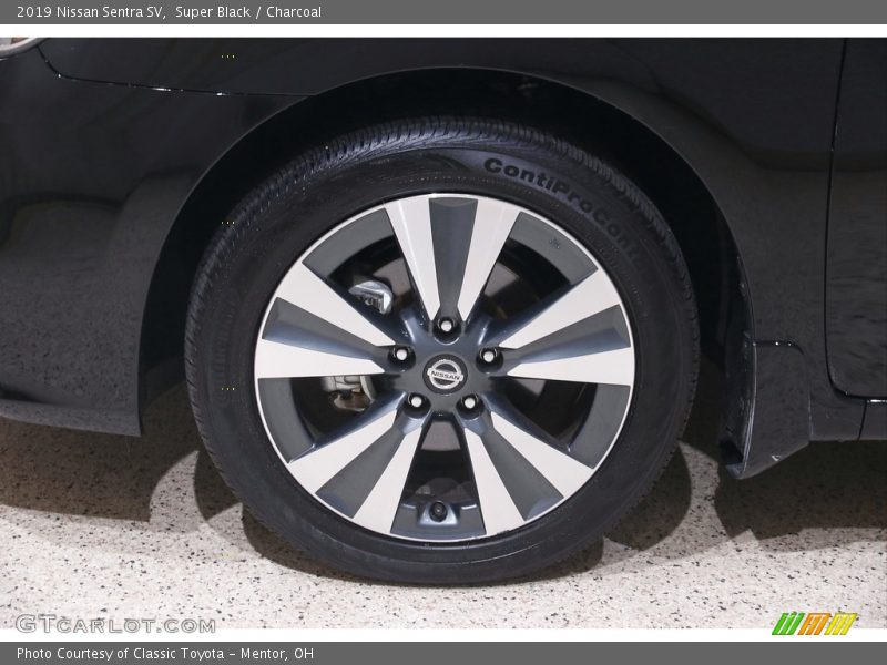 Super Black / Charcoal 2019 Nissan Sentra SV