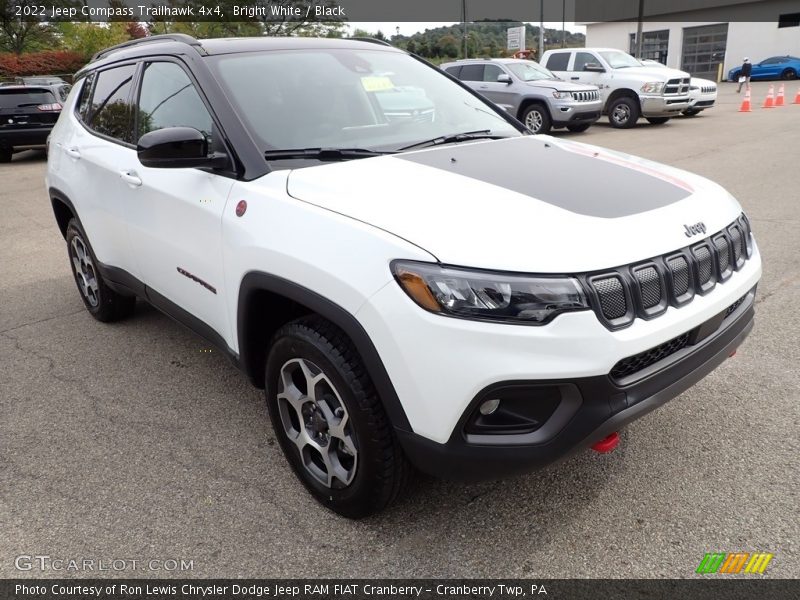 Bright White / Black 2022 Jeep Compass Trailhawk 4x4