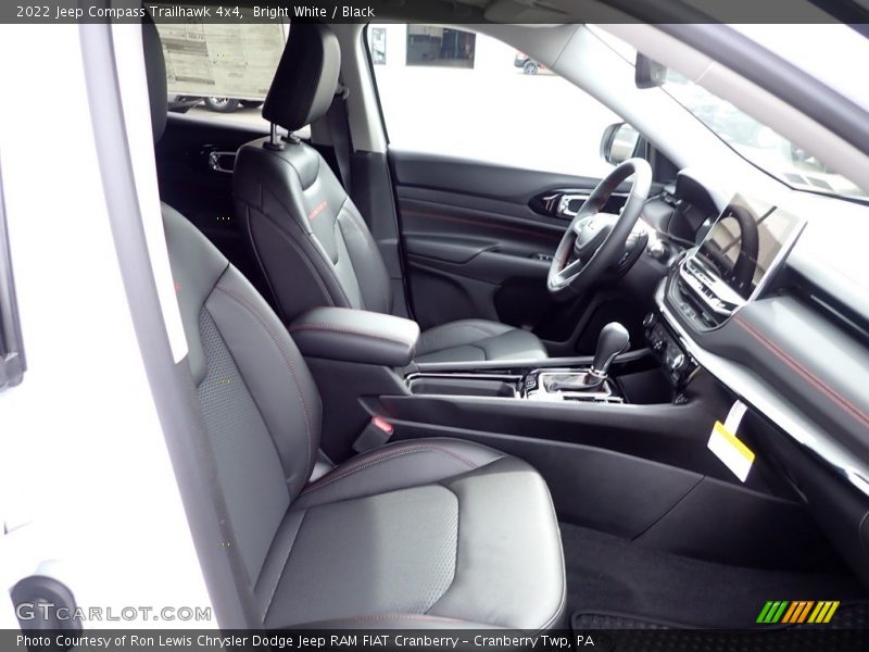 Bright White / Black 2022 Jeep Compass Trailhawk 4x4