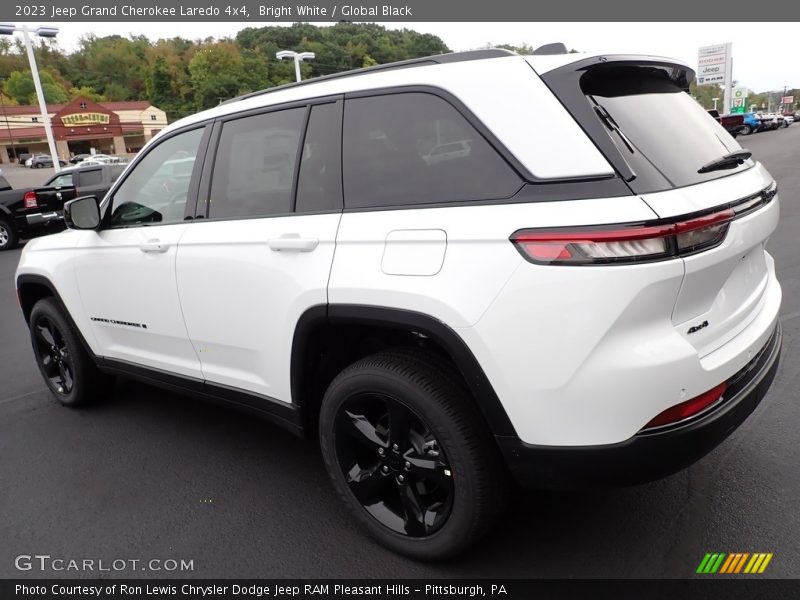 Bright White / Global Black 2023 Jeep Grand Cherokee Laredo 4x4