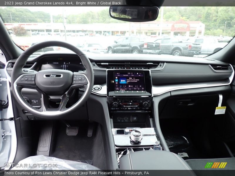 Bright White / Global Black 2023 Jeep Grand Cherokee Laredo 4x4