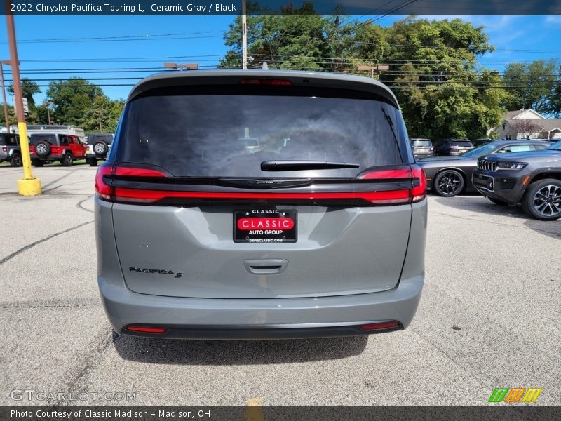 Ceramic Gray / Black 2022 Chrysler Pacifica Touring L