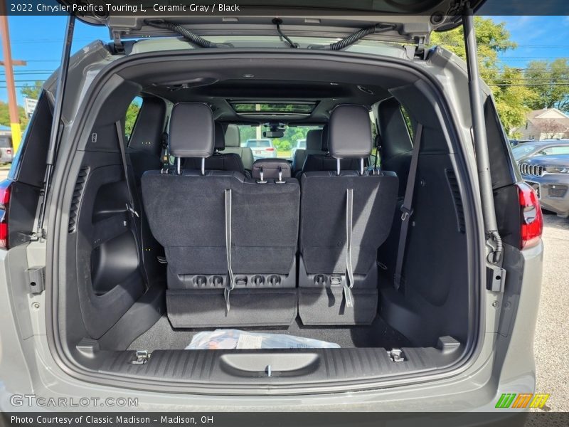 Ceramic Gray / Black 2022 Chrysler Pacifica Touring L