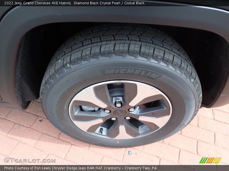 Diamond Black Crystal Pearl / Global Black 2022 Jeep Grand Cherokee 4XE Hybrid