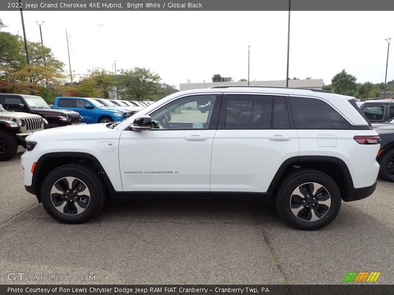 Bright White / Global Black 2022 Jeep Grand Cherokee 4XE Hybrid