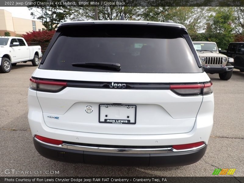 Bright White / Global Black 2022 Jeep Grand Cherokee 4XE Hybrid
