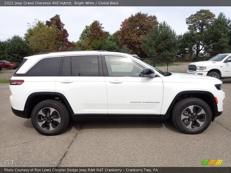 Bright White / Global Black 2022 Jeep Grand Cherokee 4XE Hybrid