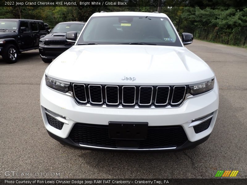 Bright White / Global Black 2022 Jeep Grand Cherokee 4XE Hybrid