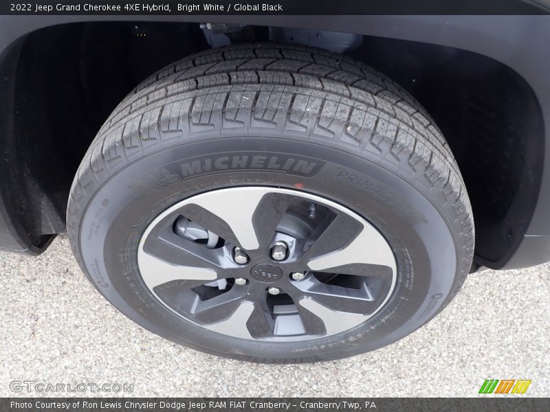 Bright White / Global Black 2022 Jeep Grand Cherokee 4XE Hybrid