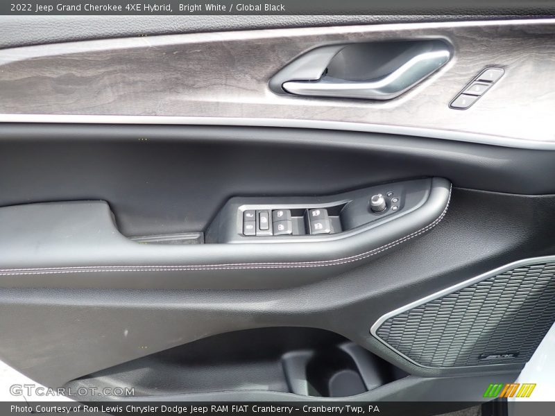 Bright White / Global Black 2022 Jeep Grand Cherokee 4XE Hybrid