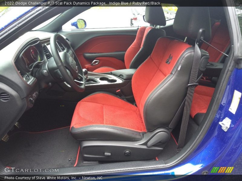 Indigo Blue / Ruby Red/Black 2022 Dodge Challenger R/T Scat Pack Dynamics Package