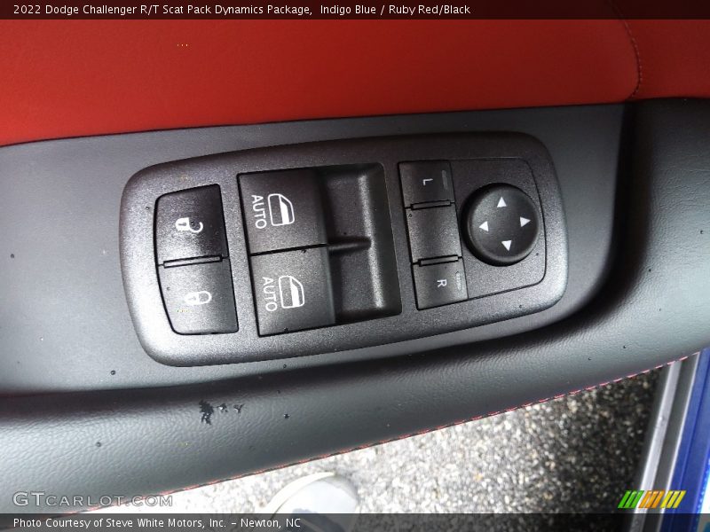 Indigo Blue / Ruby Red/Black 2022 Dodge Challenger R/T Scat Pack Dynamics Package