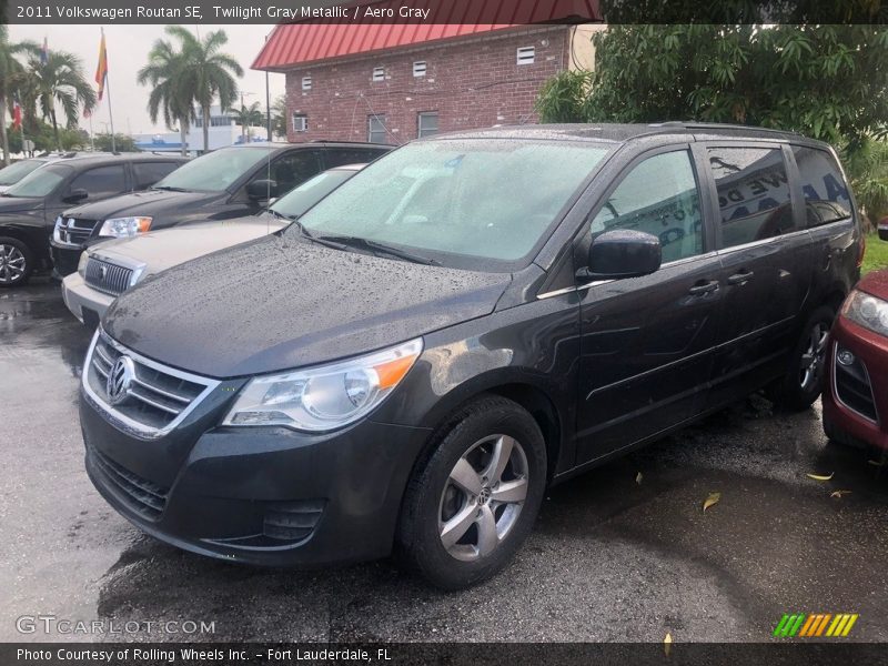 Twilight Gray Metallic / Aero Gray 2011 Volkswagen Routan SE