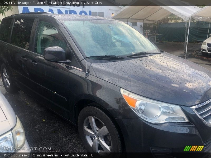 Twilight Gray Metallic / Aero Gray 2011 Volkswagen Routan SE
