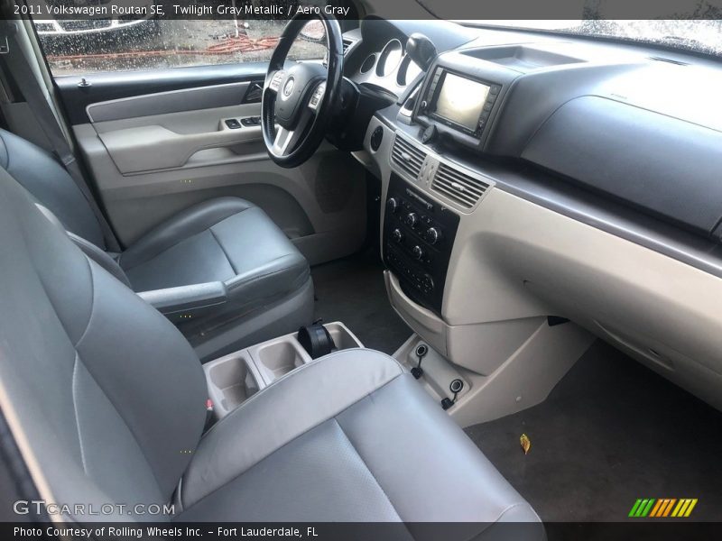 Twilight Gray Metallic / Aero Gray 2011 Volkswagen Routan SE