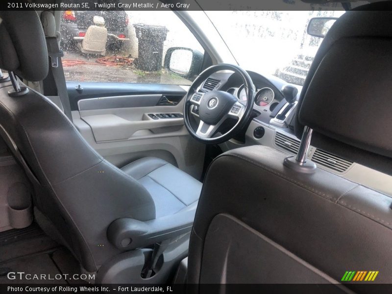 Twilight Gray Metallic / Aero Gray 2011 Volkswagen Routan SE