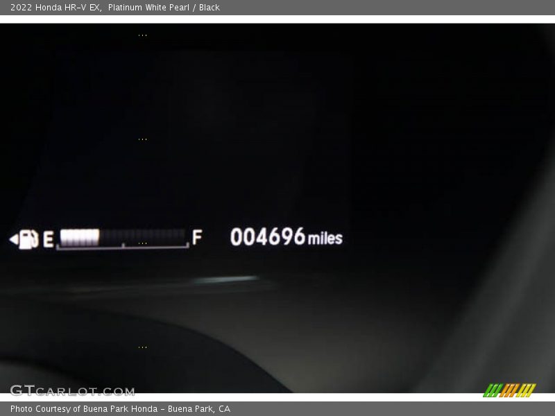 Platinum White Pearl / Black 2022 Honda HR-V EX