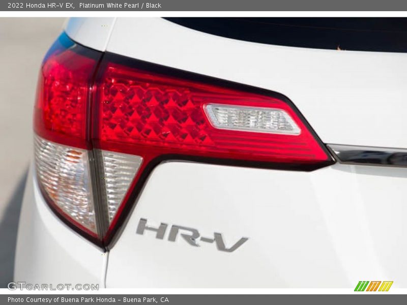 Platinum White Pearl / Black 2022 Honda HR-V EX
