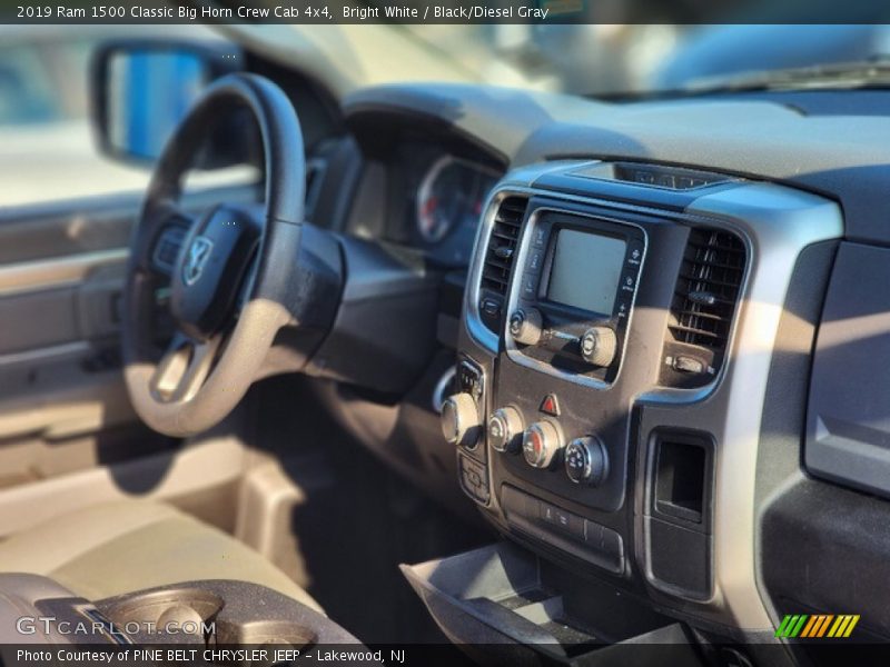Bright White / Black/Diesel Gray 2019 Ram 1500 Classic Big Horn Crew Cab 4x4