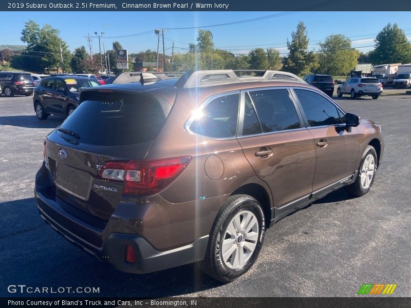 Cinnamon Brown Pearl / Warm Ivory 2019 Subaru Outback 2.5i Premium