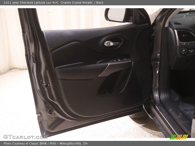 Granite Crystal Metallic / Black 2021 Jeep Cherokee Latitude Lux 4x4