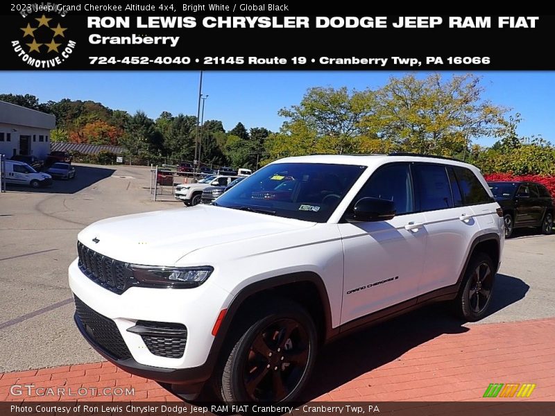 Bright White / Global Black 2023 Jeep Grand Cherokee Altitude 4x4