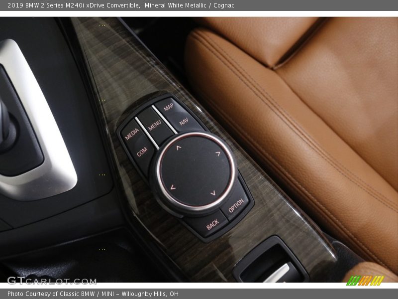 Controls of 2019 2 Series M240i xDrive Convertible