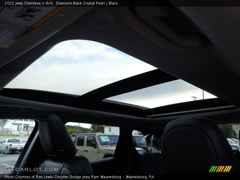 Diamond Black Crystal Pearl / Black 2022 Jeep Cherokee X 4x4