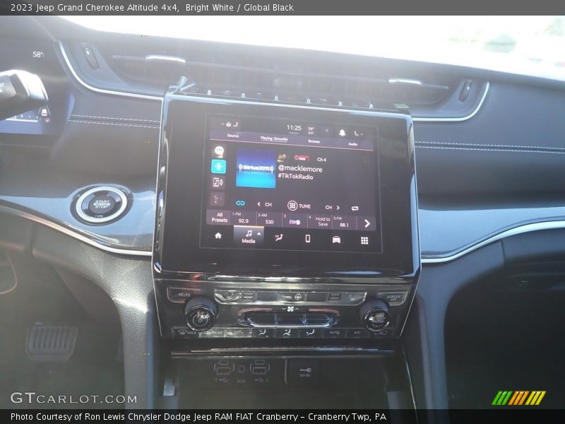 Bright White / Global Black 2023 Jeep Grand Cherokee Altitude 4x4