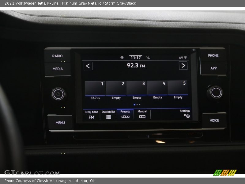 Platinum Gray Metallic / Storm Gray/Black 2021 Volkswagen Jetta R-Line