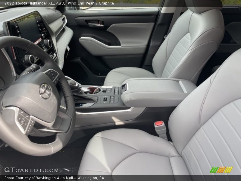 Wind Chill Pearl / Graphite 2022 Toyota Highlander XLE AWD