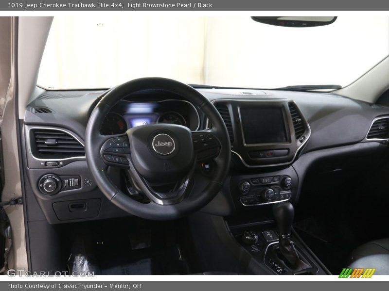Light Brownstone Pearl / Black 2019 Jeep Cherokee Trailhawk Elite 4x4