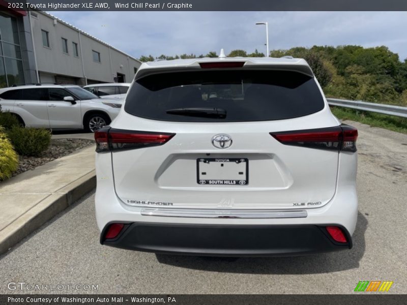 Wind Chill Pearl / Graphite 2022 Toyota Highlander XLE AWD