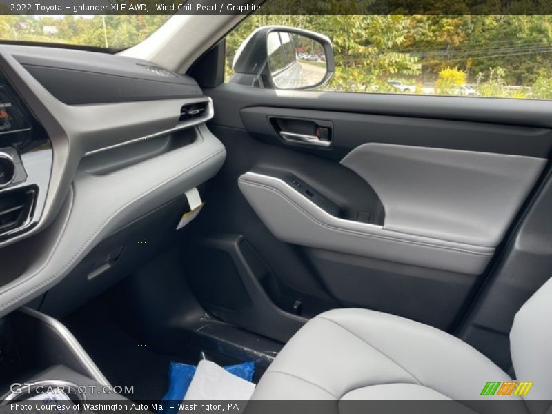 Wind Chill Pearl / Graphite 2022 Toyota Highlander XLE AWD