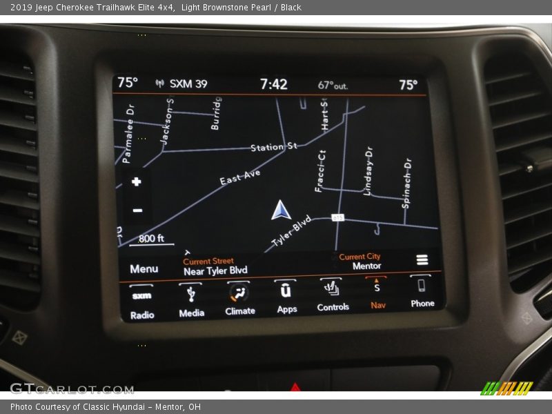 Light Brownstone Pearl / Black 2019 Jeep Cherokee Trailhawk Elite 4x4