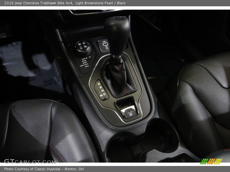 Light Brownstone Pearl / Black 2019 Jeep Cherokee Trailhawk Elite 4x4