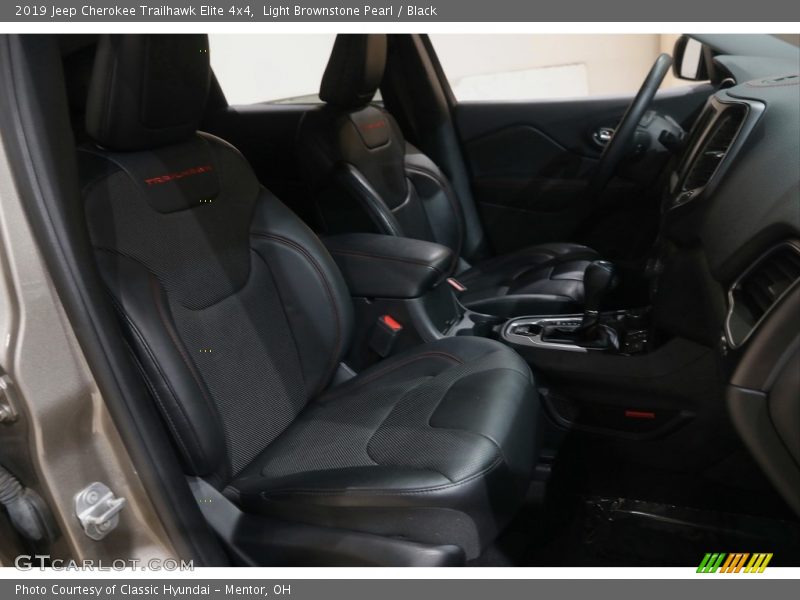 Light Brownstone Pearl / Black 2019 Jeep Cherokee Trailhawk Elite 4x4