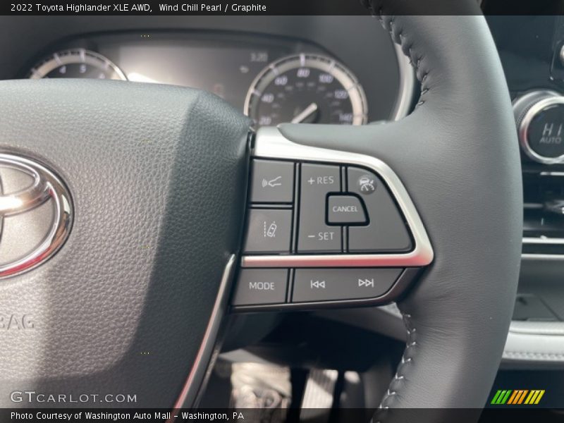Wind Chill Pearl / Graphite 2022 Toyota Highlander XLE AWD