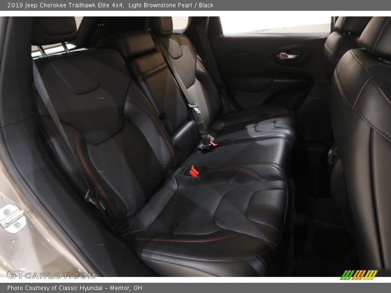 Light Brownstone Pearl / Black 2019 Jeep Cherokee Trailhawk Elite 4x4