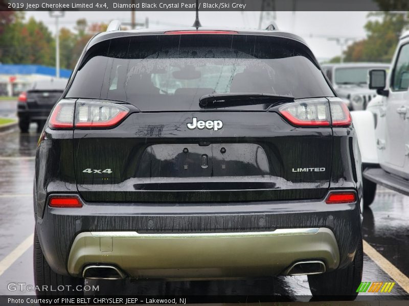 Diamond Black Crystal Pearl / Black/Ski Grey 2019 Jeep Cherokee Limited 4x4
