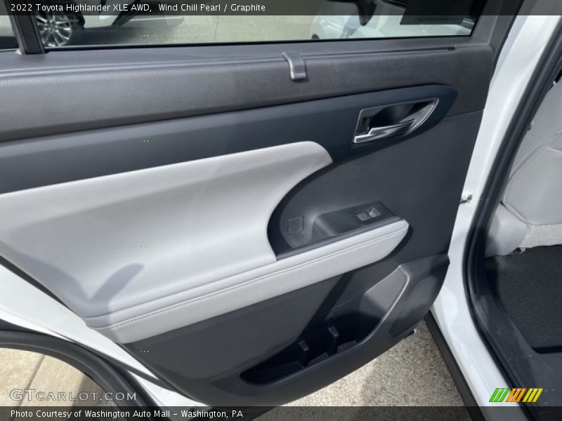 Wind Chill Pearl / Graphite 2022 Toyota Highlander XLE AWD