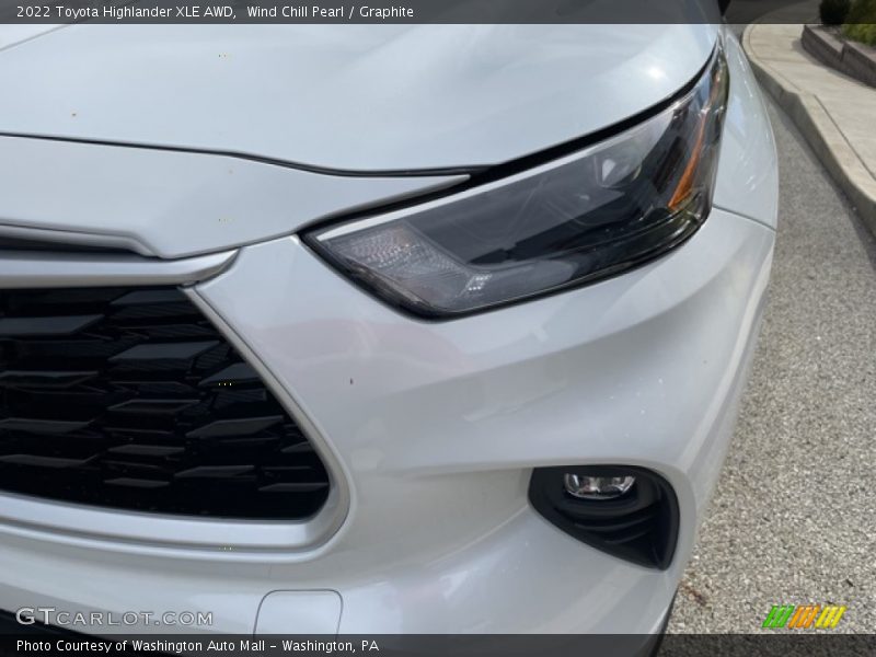 Wind Chill Pearl / Graphite 2022 Toyota Highlander XLE AWD