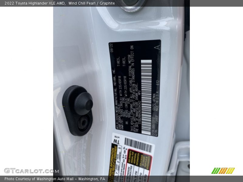 Wind Chill Pearl / Graphite 2022 Toyota Highlander XLE AWD
