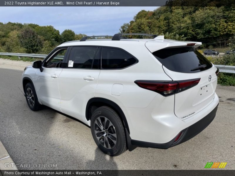 Wind Chill Pearl / Harvest Beige 2022 Toyota Highlander XLE AWD