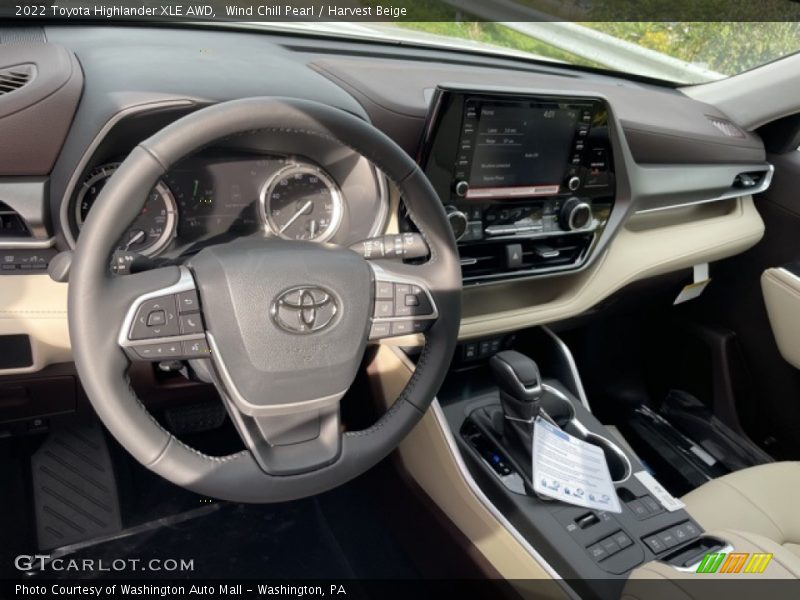 Wind Chill Pearl / Harvest Beige 2022 Toyota Highlander XLE AWD